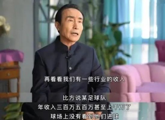 五月天亲力亲为打造;身临其境：伸手就像可握到阿信的手！五月天演唱会一直保持着极高标准的审美与技术规格，不仅在业内堪称标杆，也为观众留下不可磨灭的印象，足见五月天对音乐和表演完美呈现的极致追求